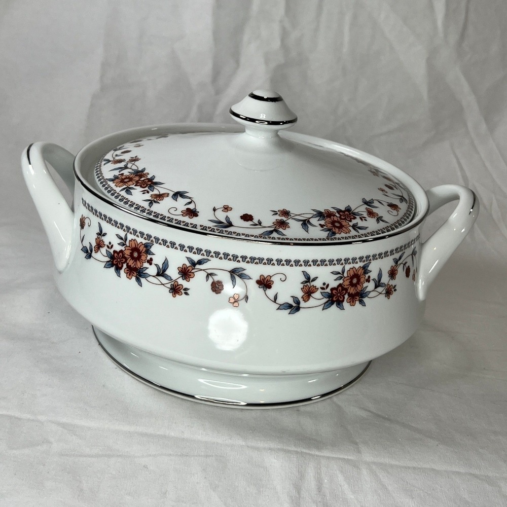 Sheffield Anniversary Covered Porcelain Serving Bowl‎ Vintage Fine China